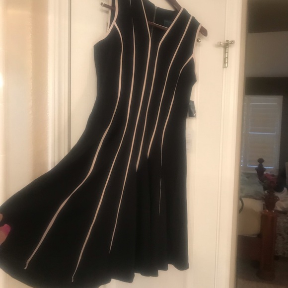 Gabby Skye Dresses & Skirts - Gabby Skye fit flare dress